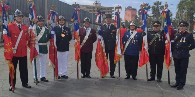 Impecable desfile en Arica por Día Nacional del Bombero