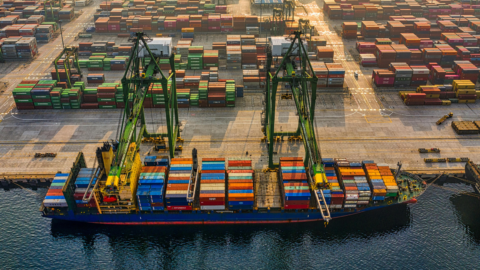 En Arica expertos proyectan futuro ante incertidumbre mundial