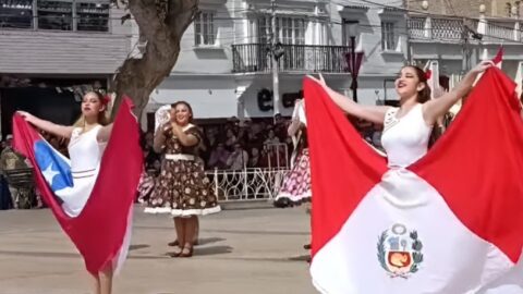 Chile saludó al Perú con tradicional contrapunto de bandas en Tacna