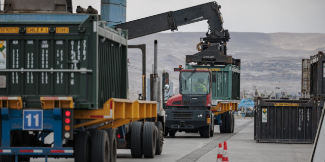 Puerto de Arica avanza en modelo operacional para manejo de minerales