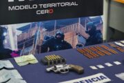 PDI Arica capturó a microtraficantes con armas y drogas en cercanías de un colegio