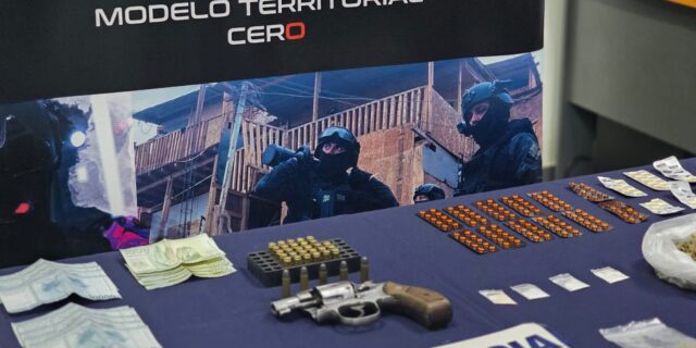 PDI Arica capturó a microtraficantes con armas y drogas en cercanías de un colegio